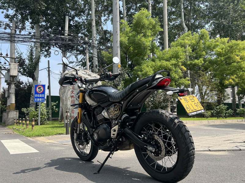 二手凯旋Scrambler 400 X