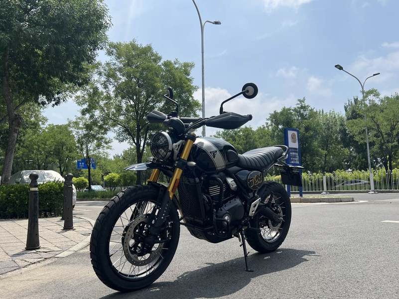 二手凯旋Scrambler 400 X