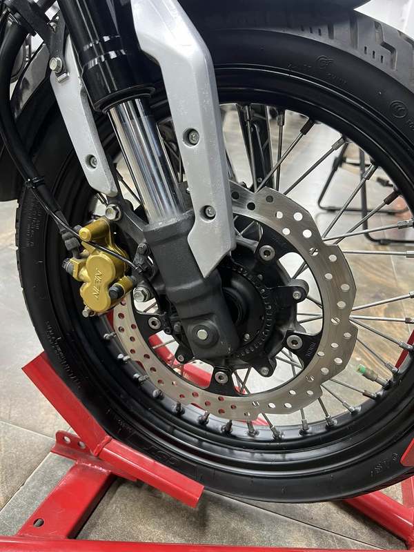 二手五羊本田鸷道 CB190SS