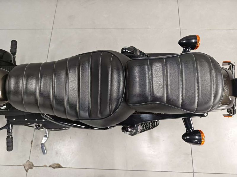 二手哈雷戴维森Iron883 硬汉
