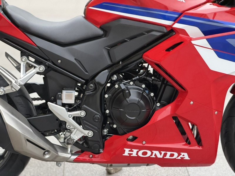 二手本田CBR400R