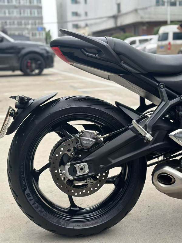二手凯旋Trident 660