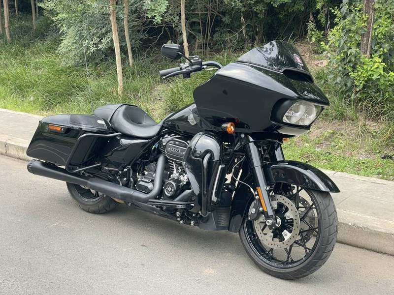 二手哈雷戴维森公路滑翔 Road Glide
