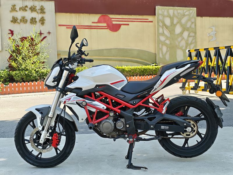 二手贝纳利红宝龙 TNT150i