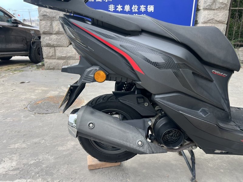 二手新大洲本田裂行 RX125Fi