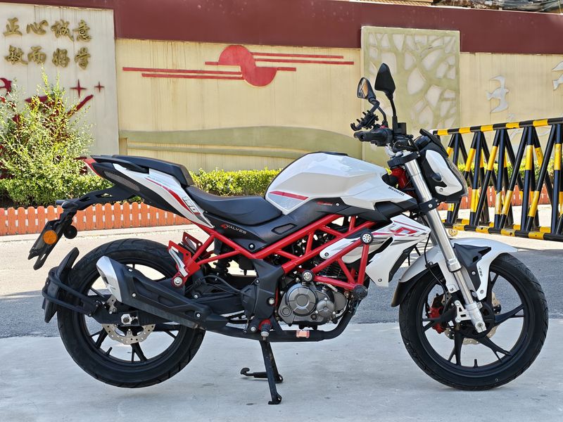 二手贝纳利红宝龙 TNT150i