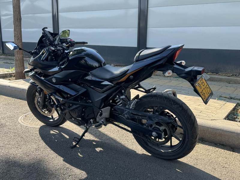 二手豪爵铃木GSX250R