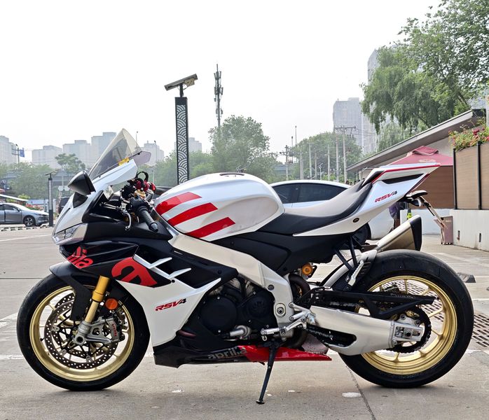 二手阿普利亚RSV4