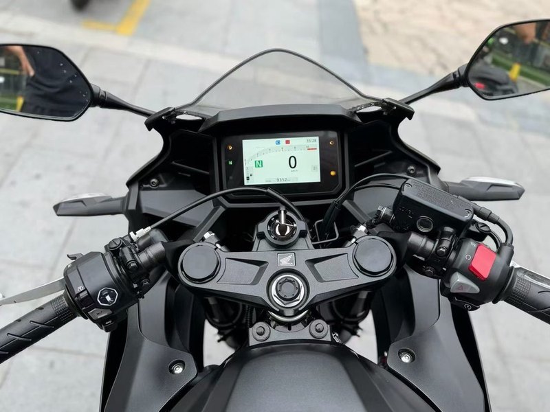 二手本田CBR400R