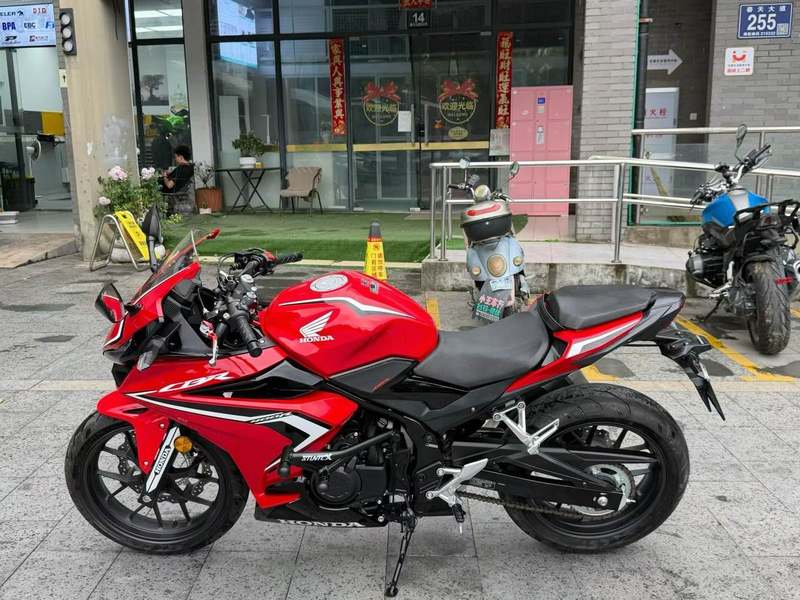 二手本田CBR400R