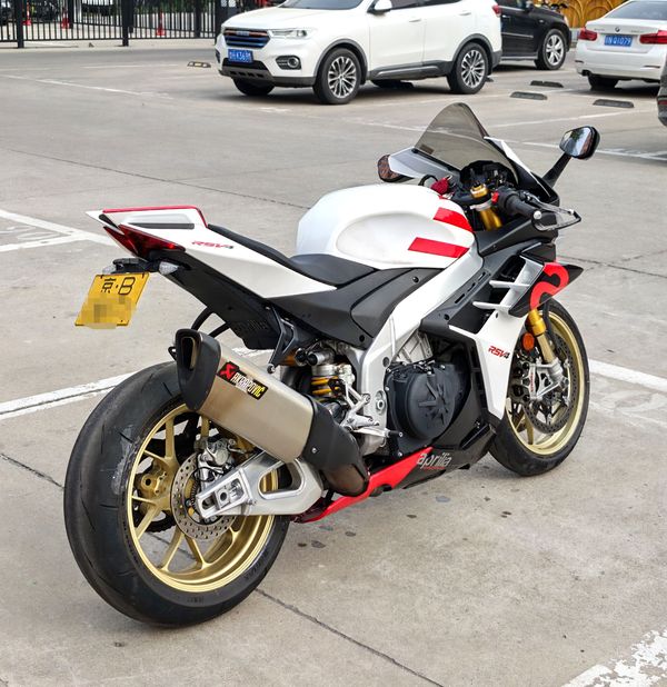 二手阿普利亚RSV4