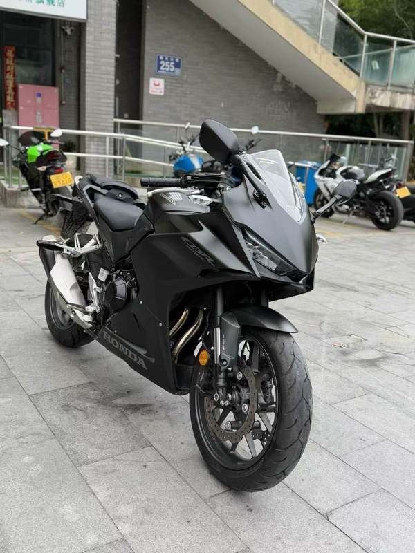 二手本田CBR400R
