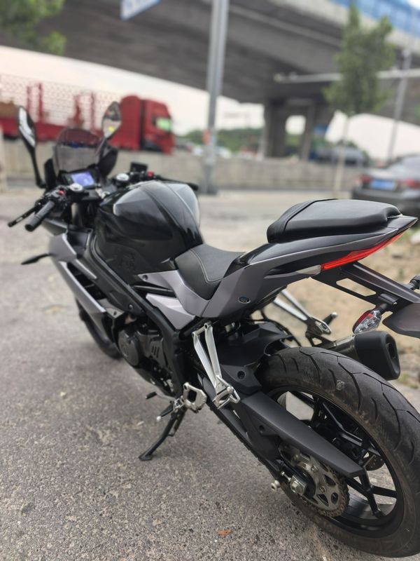 二手贝纳利龙卷风 Tornado 252R