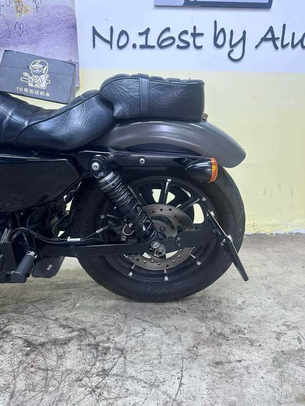 二手哈雷戴维森Iron883 硬汉