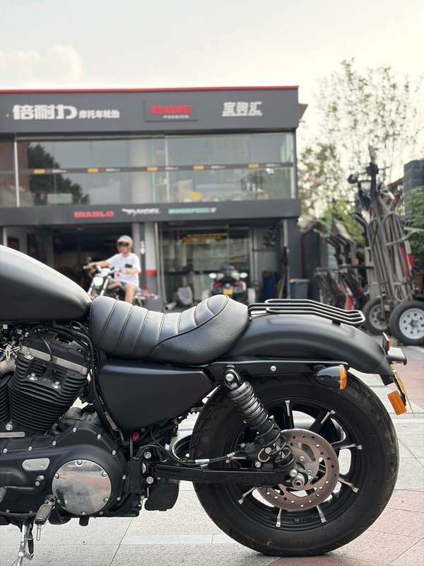 二手哈雷戴维森Iron883 硬汉