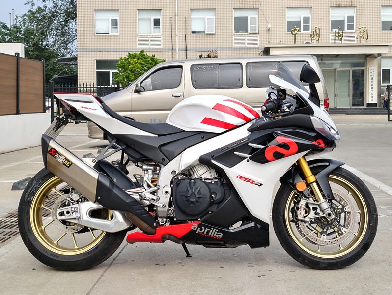 二手阿普利亚RSV4