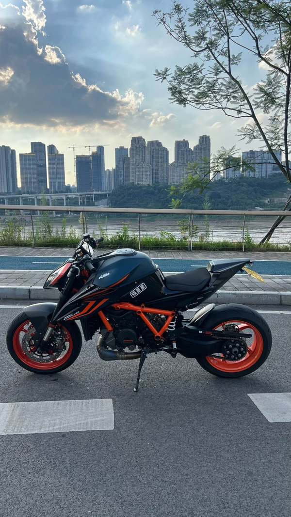 二手KTMR2R1290 Super Duke