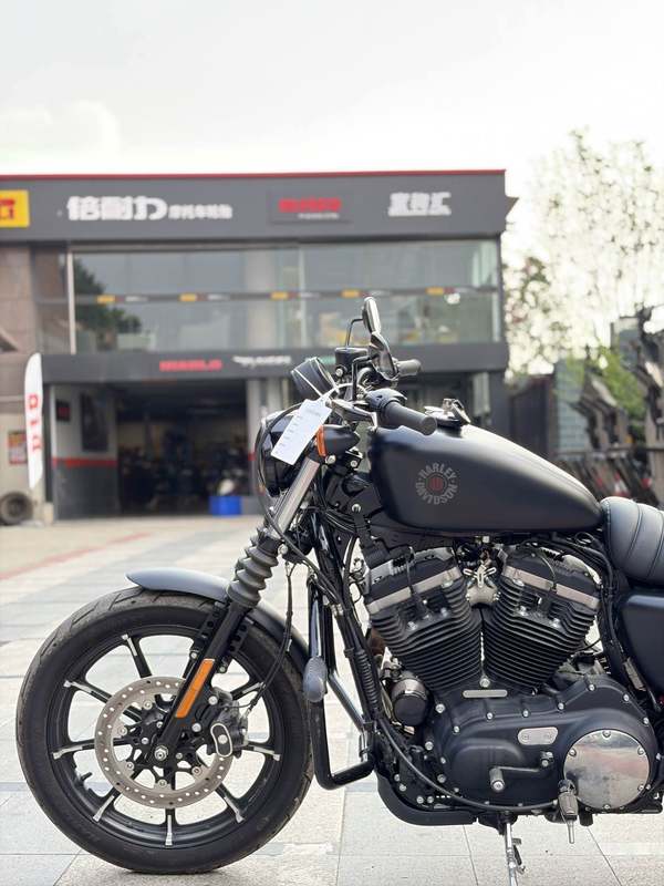 二手哈雷戴维森Iron883 硬汉