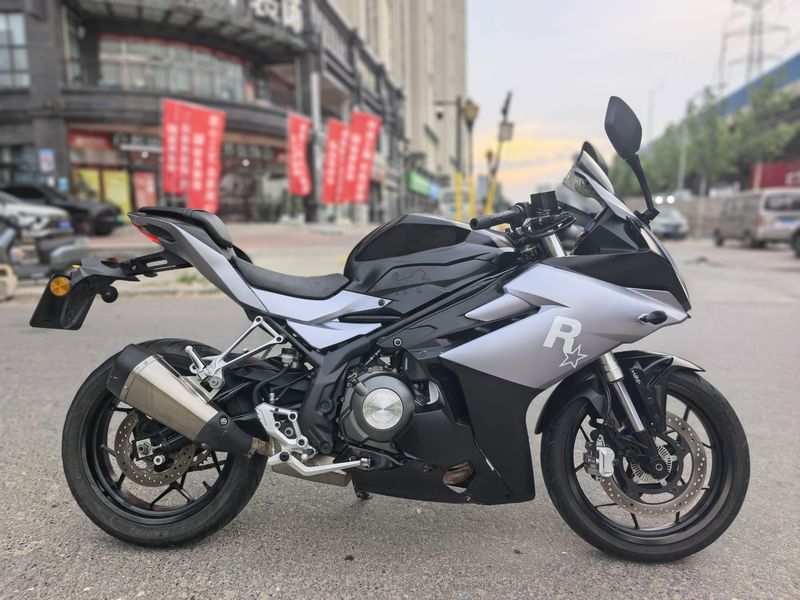 二手贝纳利龙卷风 Tornado 252R