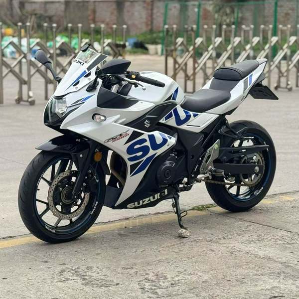 二手豪爵铃木GSX250R