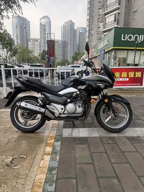 二手豪爵铃木骊驰 GW 250F