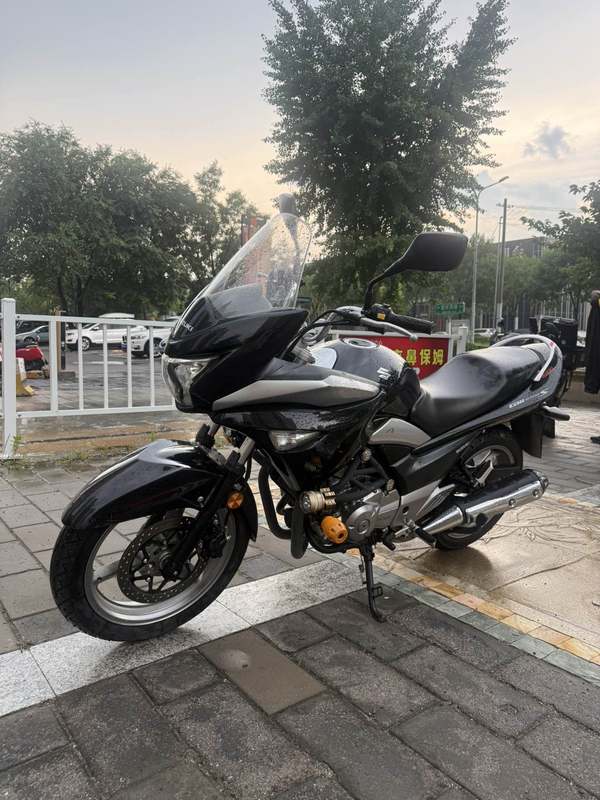 二手豪爵铃木骊驰 GW 250F
