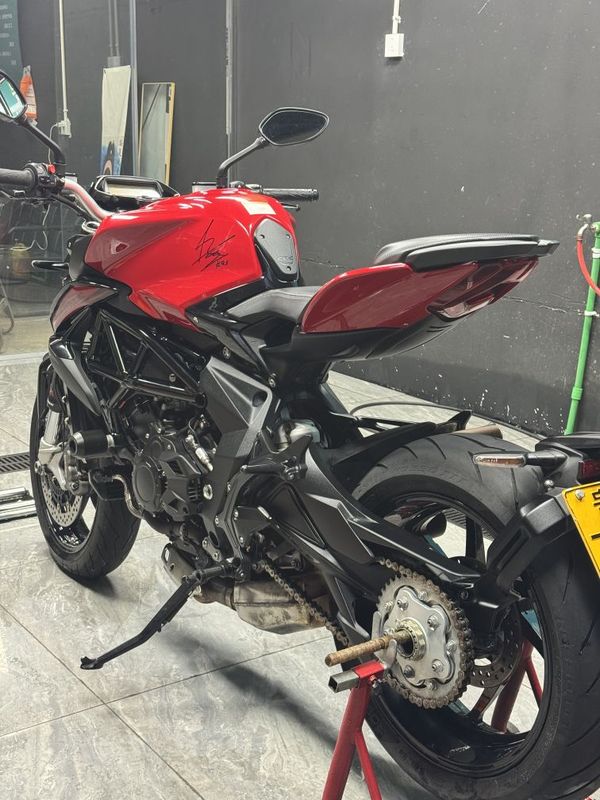 二手奥古斯塔Brutale 800