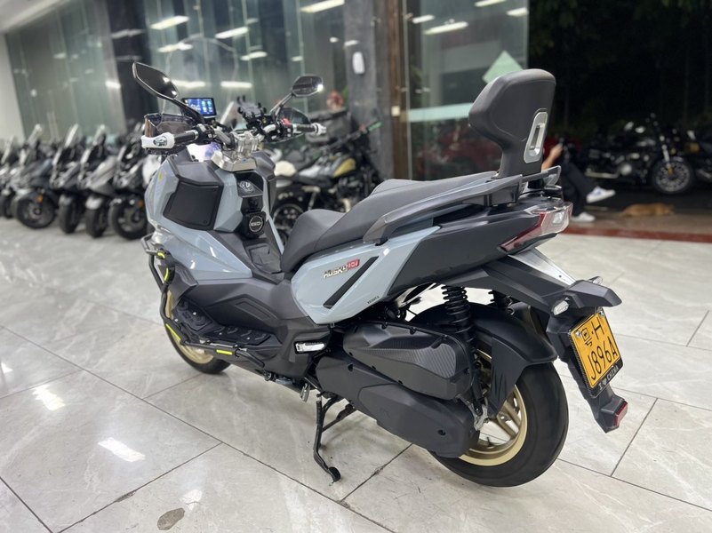 二手三阳哈士奇 Husky ADV300