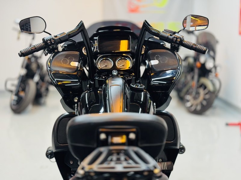 二手哈雷戴维森公路滑翔 Road Glide
