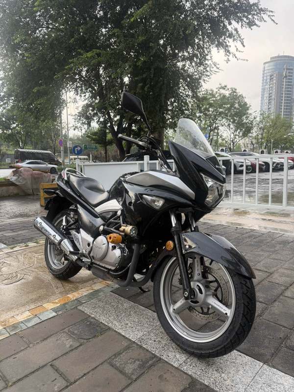 二手豪爵铃木骊驰 GW 250F