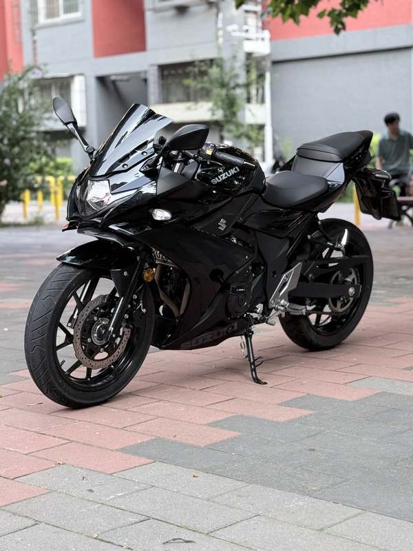 二手豪爵铃木GSX250R