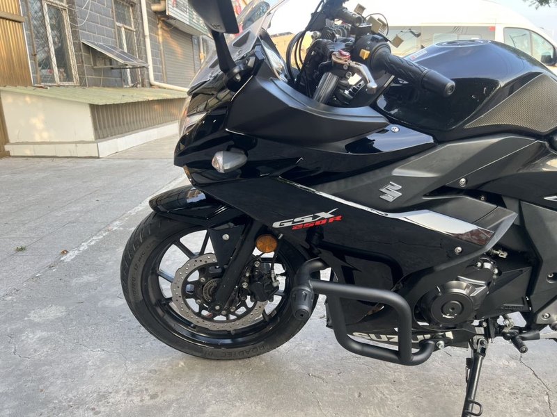 二手豪爵铃木GSX250R
