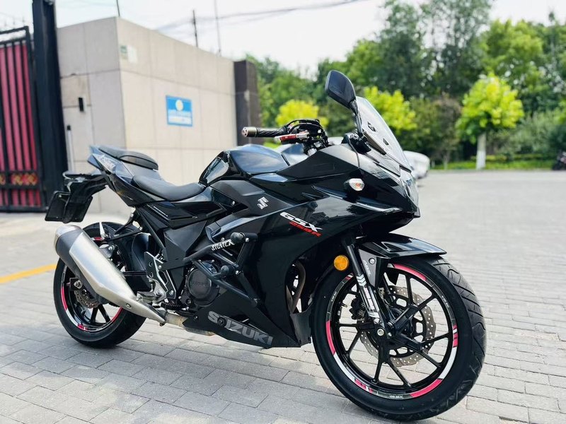 二手豪爵铃木GSX250R