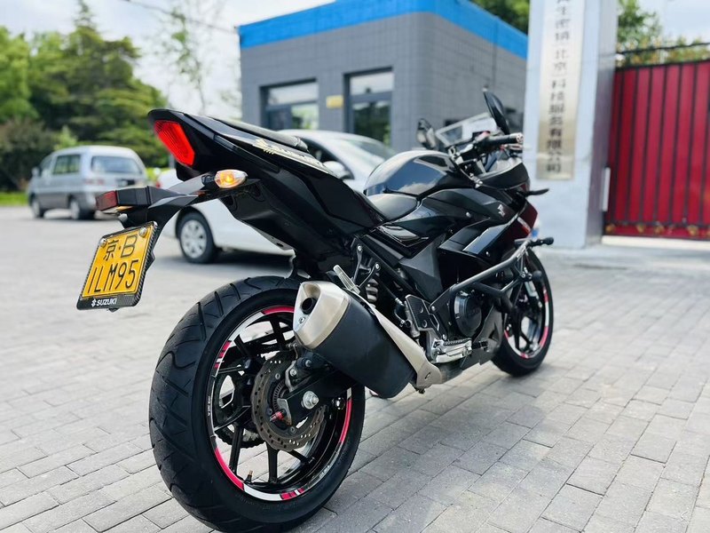 二手豪爵铃木GSX250R