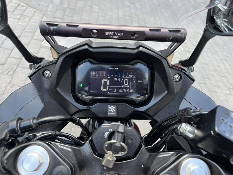 二手豪爵铃木GSX250R