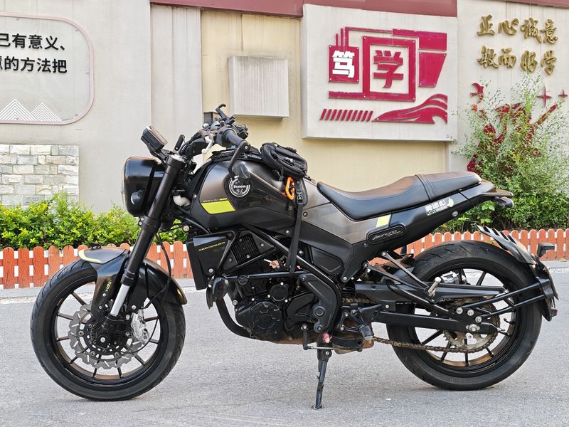 二手贝纳利幼狮 Leoncino 250