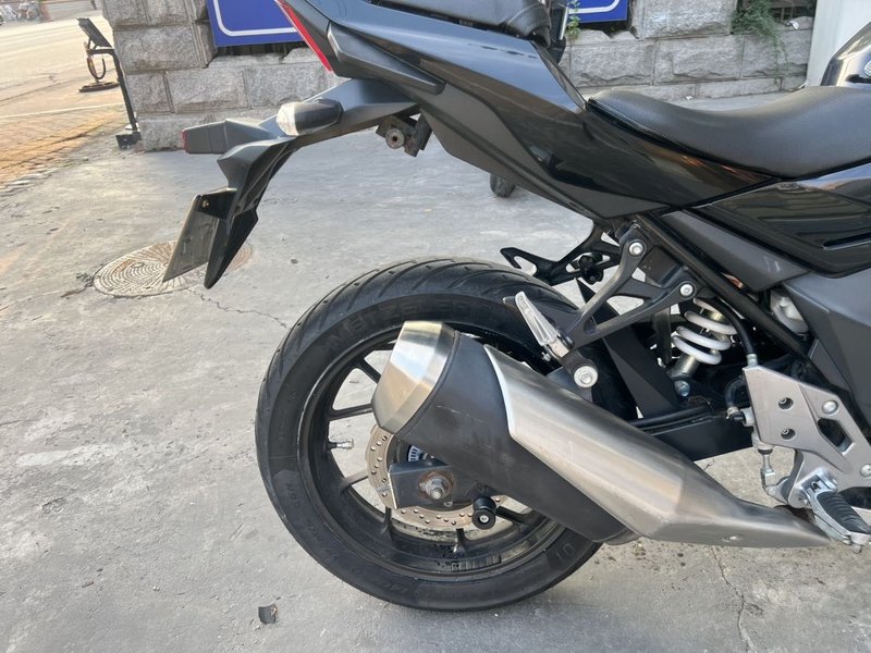 二手豪爵铃木GSX250R