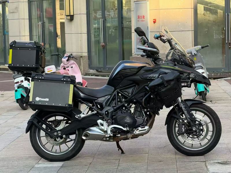 二手贝纳利金鹏 TRK502