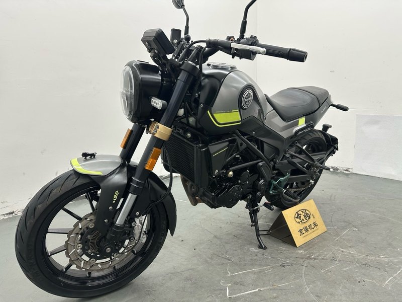 二手贝纳利幼狮 Leoncino 250