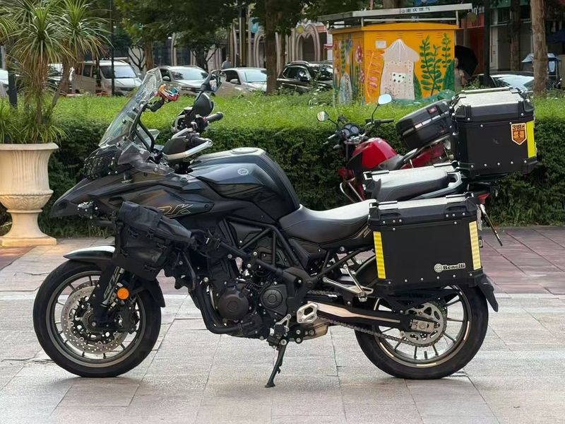 二手贝纳利金鹏 TRK502