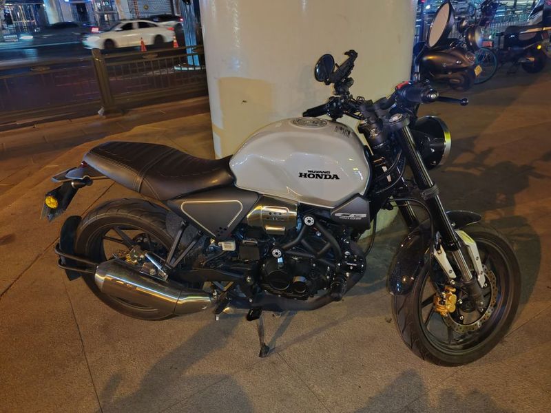 二手五羊本田鸷道 CB190SS