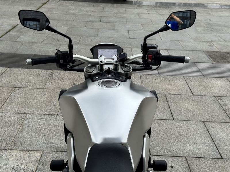 二手本田CB1000R