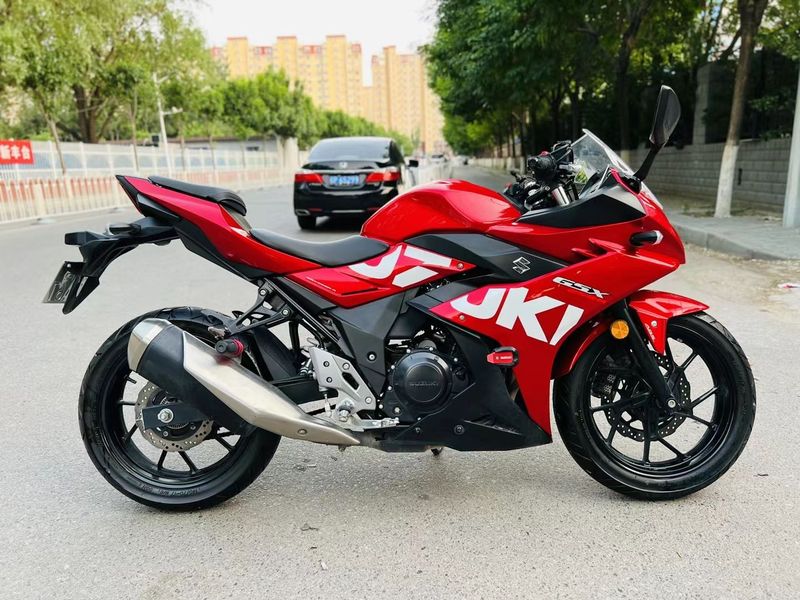二手豪爵铃木GSX250R