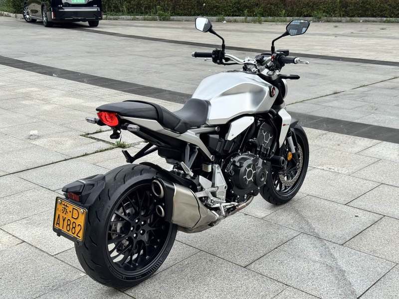 二手本田CB1000R