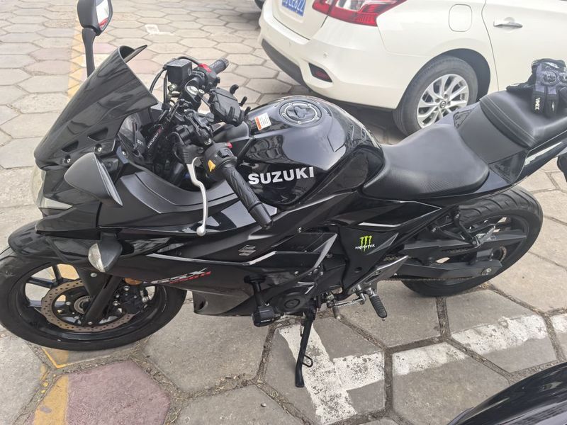 二手豪爵铃木GSX250R