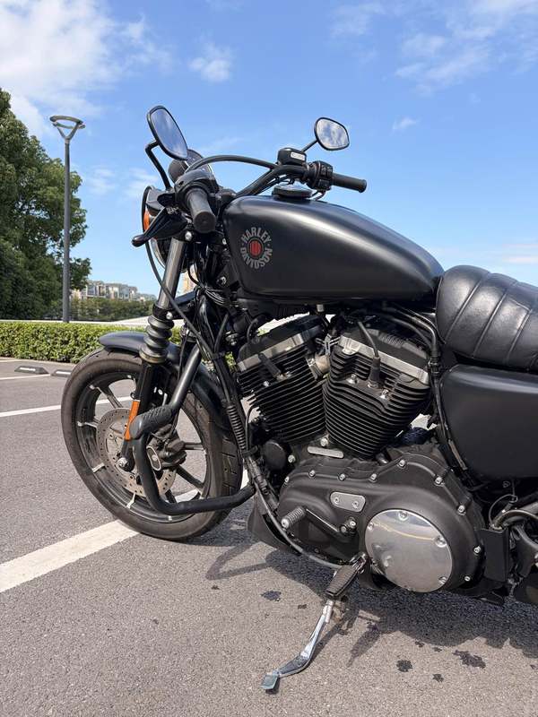 二手哈雷戴维森Iron883 硬汉