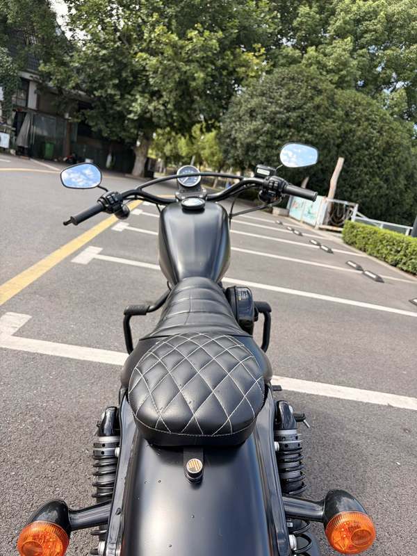 二手哈雷戴维森Iron883 硬汉