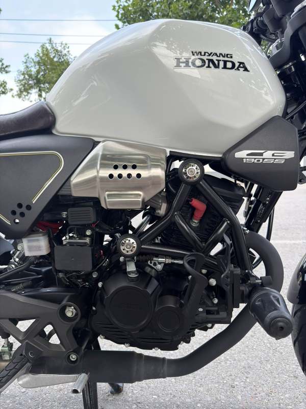 二手五羊本田鸷道 CB190SS