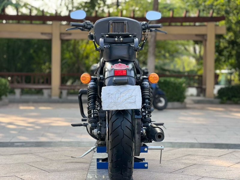 二手哈雷戴维森Iron883 硬汉