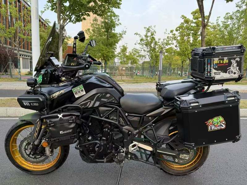 二手贝纳利TRK702